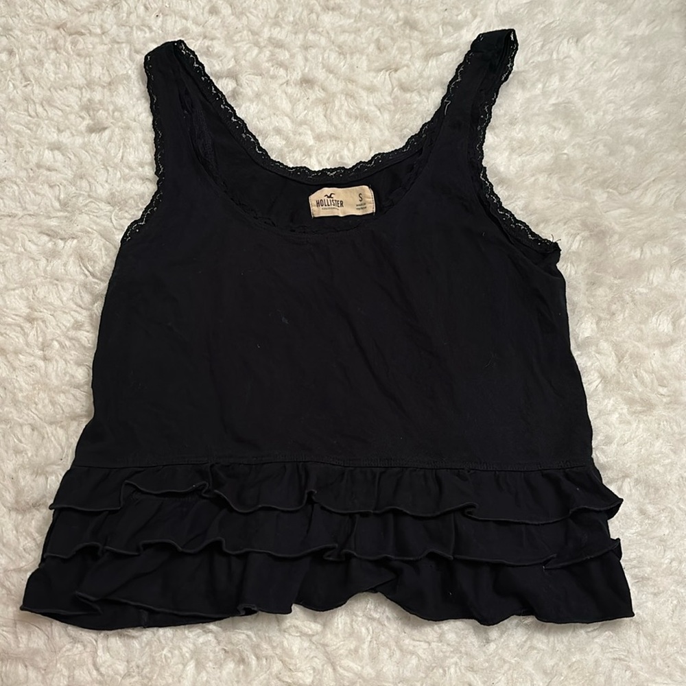 hollister cropped ruffle tank